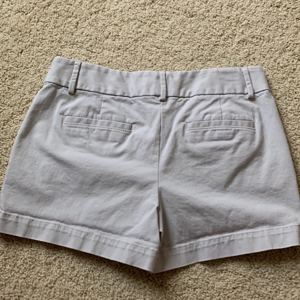 Loft riviera short, size 6, light gray.